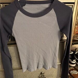 Women's Long Sleeve Raglan Top - Gray and Black
